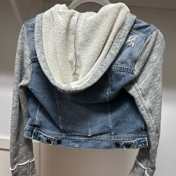 Free People Distressed Denim Hooded Jacket Size XS - Picture 2 of 4
